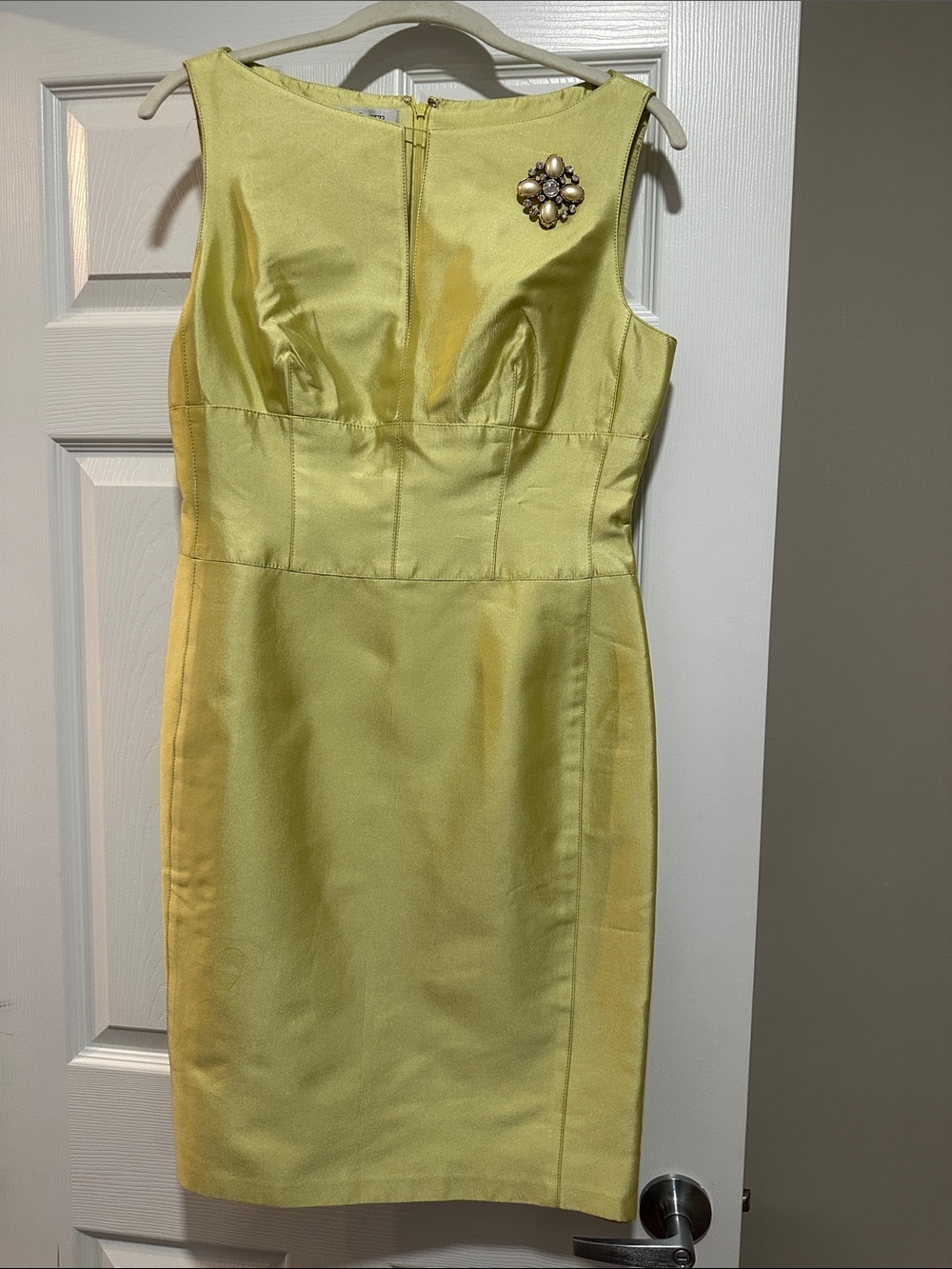 Kay Unger Lime Sleeveless Sheath Dress with Brooch